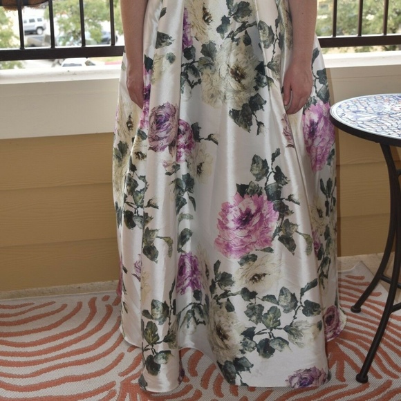 Maria Coca Coleccion Spring/Summer Floral Gown Wom - Picture 2 of 6